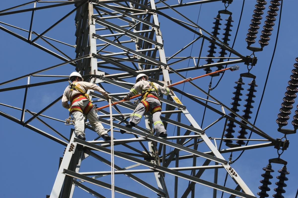 Iberdrola pone en servicio una nueva línea de alta tensión en Sierra de Gata, Cáceres