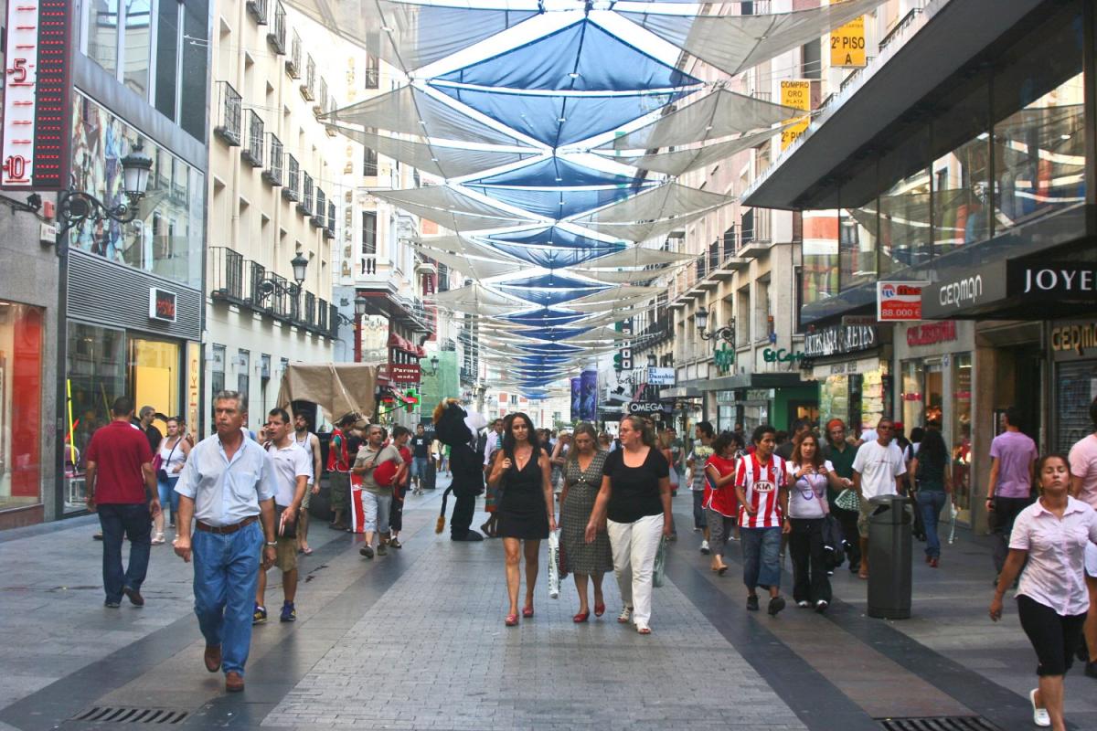 Las sorprendentes respuestas de famosos y gente de la calle sobre la factura de la luz