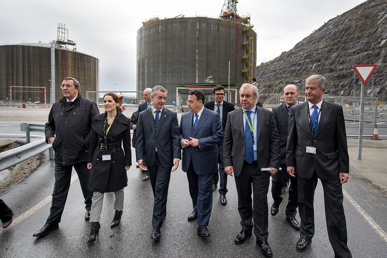 Urkullu inaugura la ampliación de la planta regasificadora Bahía de Bizkaia Gas