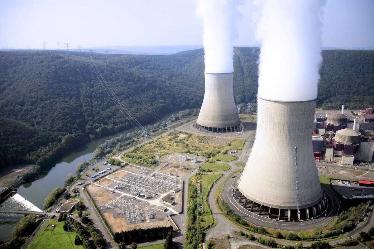 Una de la mayores centrales nucleares francesas, obligada a parar por el escaso nivel de agua del río