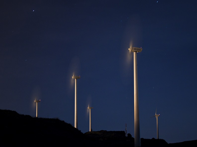 El precio de la electricidad marca mínimos de casi dos años gracias a los fuertes vientos del fin de semana