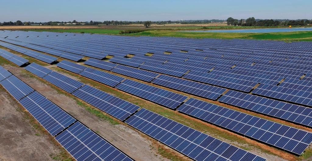 Lightsource invertirá 500 millones en parques fotovoltaicos en Irlanda