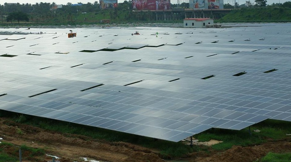 Un aeropuerto de India es el primero del mundo en funcionar solo con energía solar