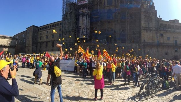 Cientos de productores fotovoltaicos piden al Apóstol Santiago un &#039;milagro&#039; en forma de devolución de ayudas