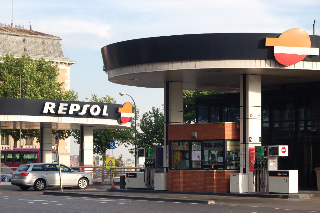 Los sindicatos ratifican mañana el acuerdo de ERE con Repsol, que contempla un 90% de bajas voluntarias