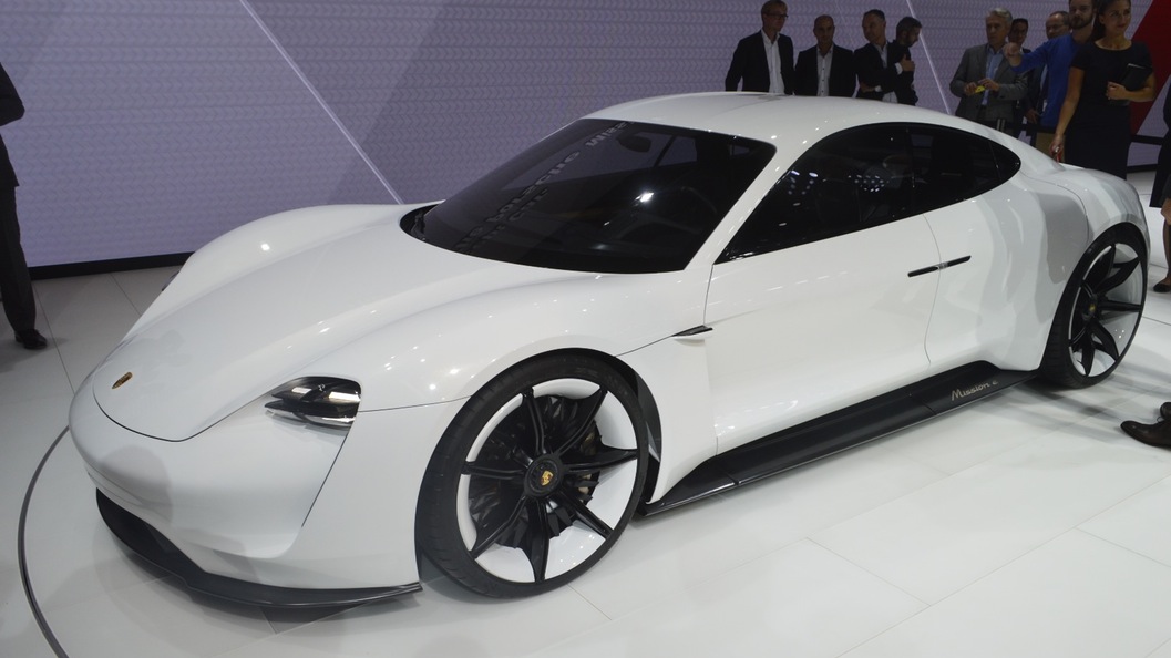 Mission E, el modelo de Porsche que competirá con Tesla