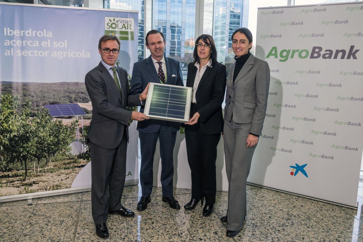 Caixabank financiará los equipos para autoconsumo de Iberdrola en el sector agrario