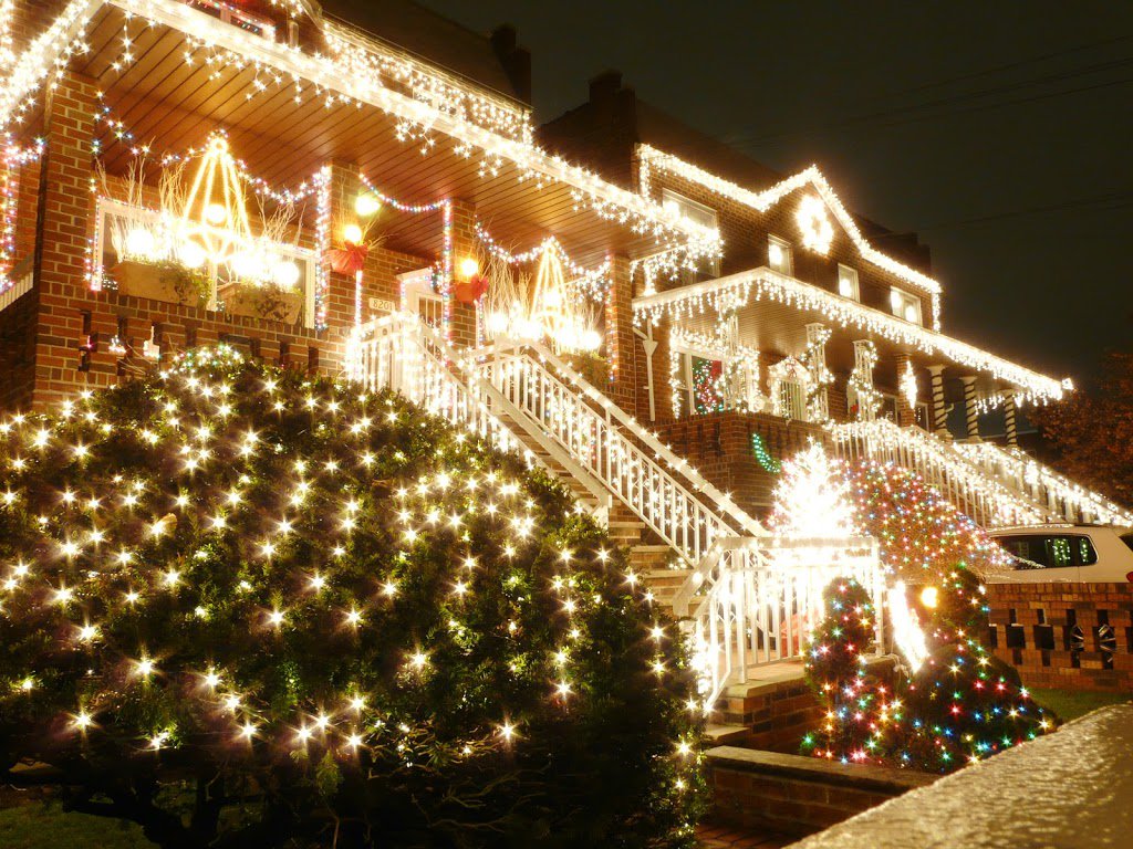 El gran despilfarro energético: las luces de Navidad en EEUU consumen más energía que países enteros en un año