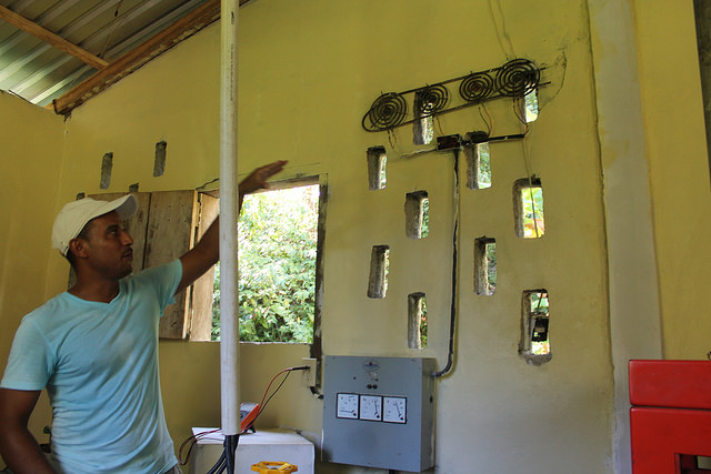 Una aldea en el Caribe hondureño, ejemplo de cómo vivir con escasa electricidad