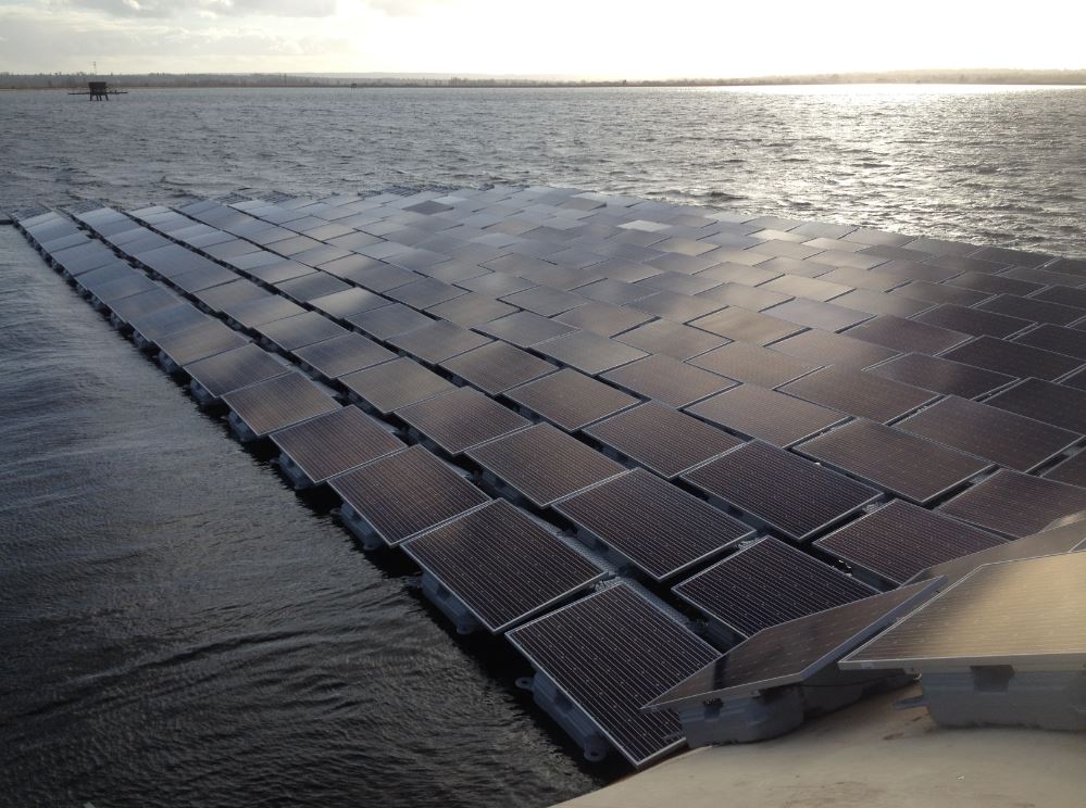 Lightsource construye en Londres el mayor sistema de energía solar flotante de Europa