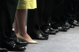 Rompiendo techos en sectores históricos: liderazgo femenino en energía y finanzas