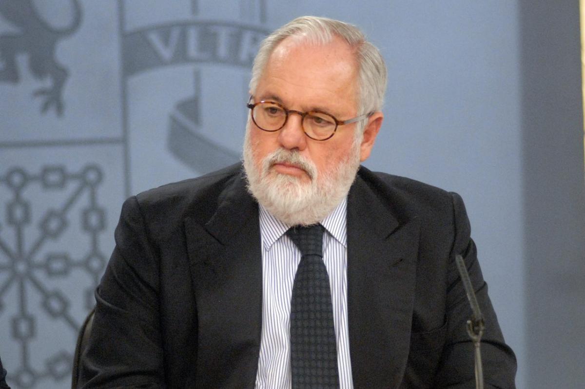 Arias Cañete cree que se podría seguir usando carbón si se neutralizan las emisiones y apela a la tecnología