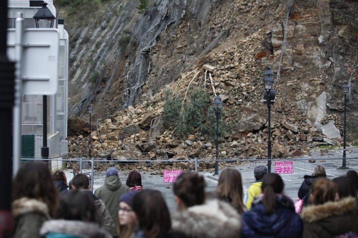 Iberdrola no cobrará la luz de 176 familias desalojadas en Ondarroa (Vizcaya)