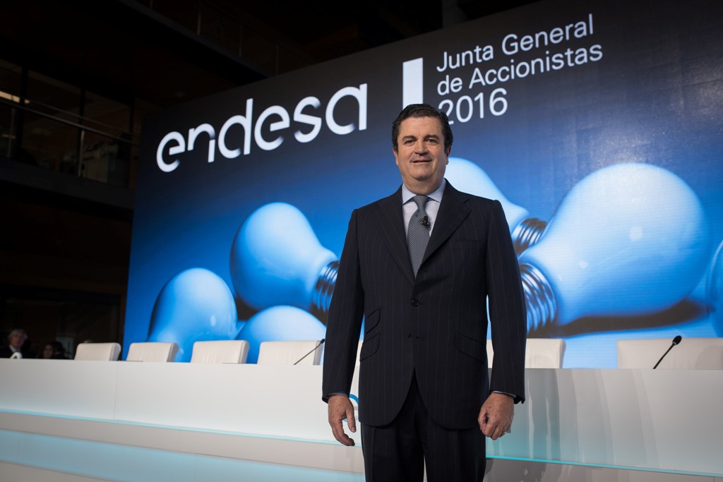 Endesa se une al Black Friday y al Ciber Monday con descuentos de hasta el 50%