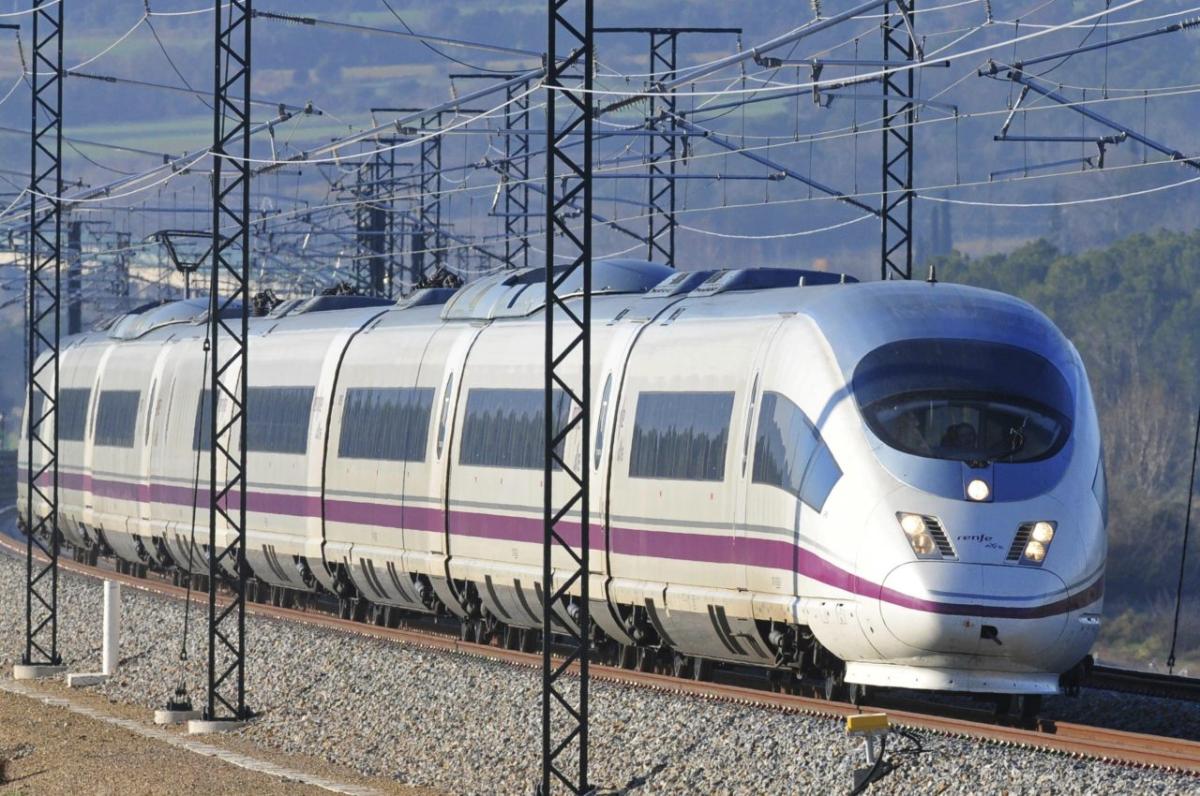 Las eléctricas y Acciona pujarán por el &#039;macrocontrato&#039; de la luz del ferrocarril, 258 millones de euros