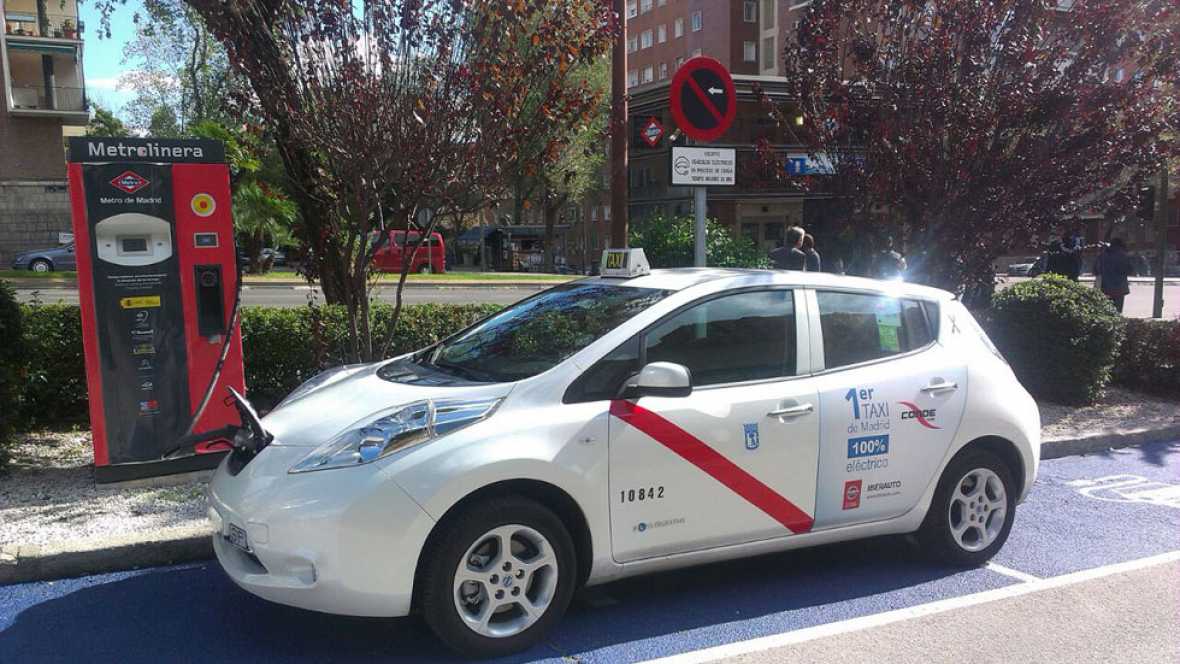 Los empleados de Unesa se desplazarán en taxis eléctricos