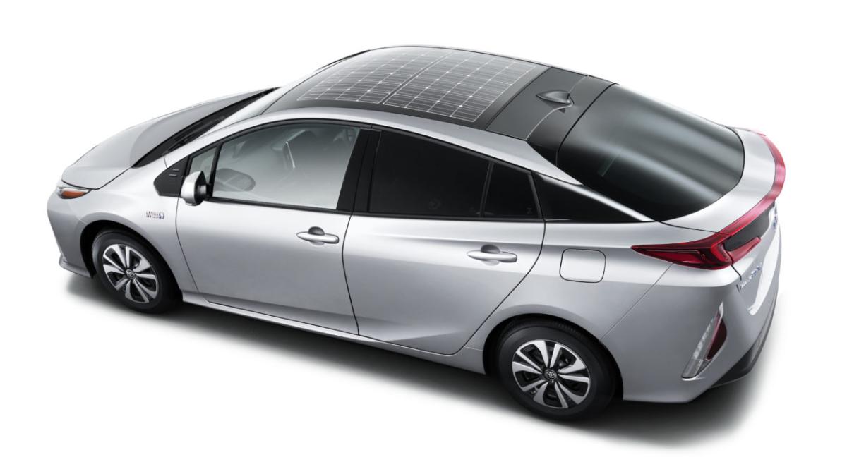 Toyota Prius PHV, ahora con paneles solares en el techo