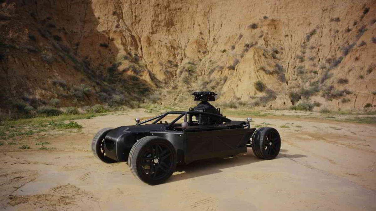 The Mill Blackbird, la plataforma de coche eléctrico que replica automóviles para publicidad