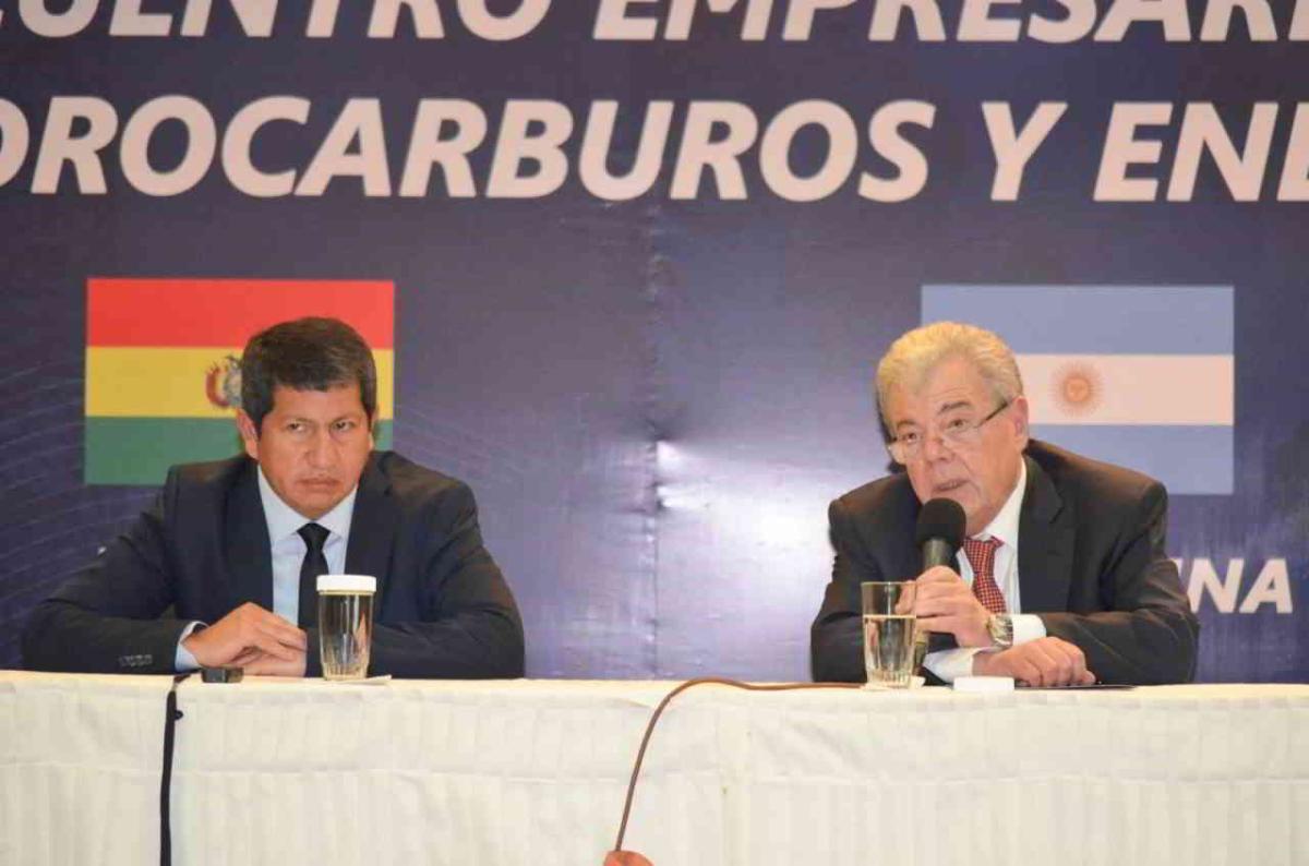 La argentina YPF firma un acuerdo para explorar hidrocarburos en Bolivia