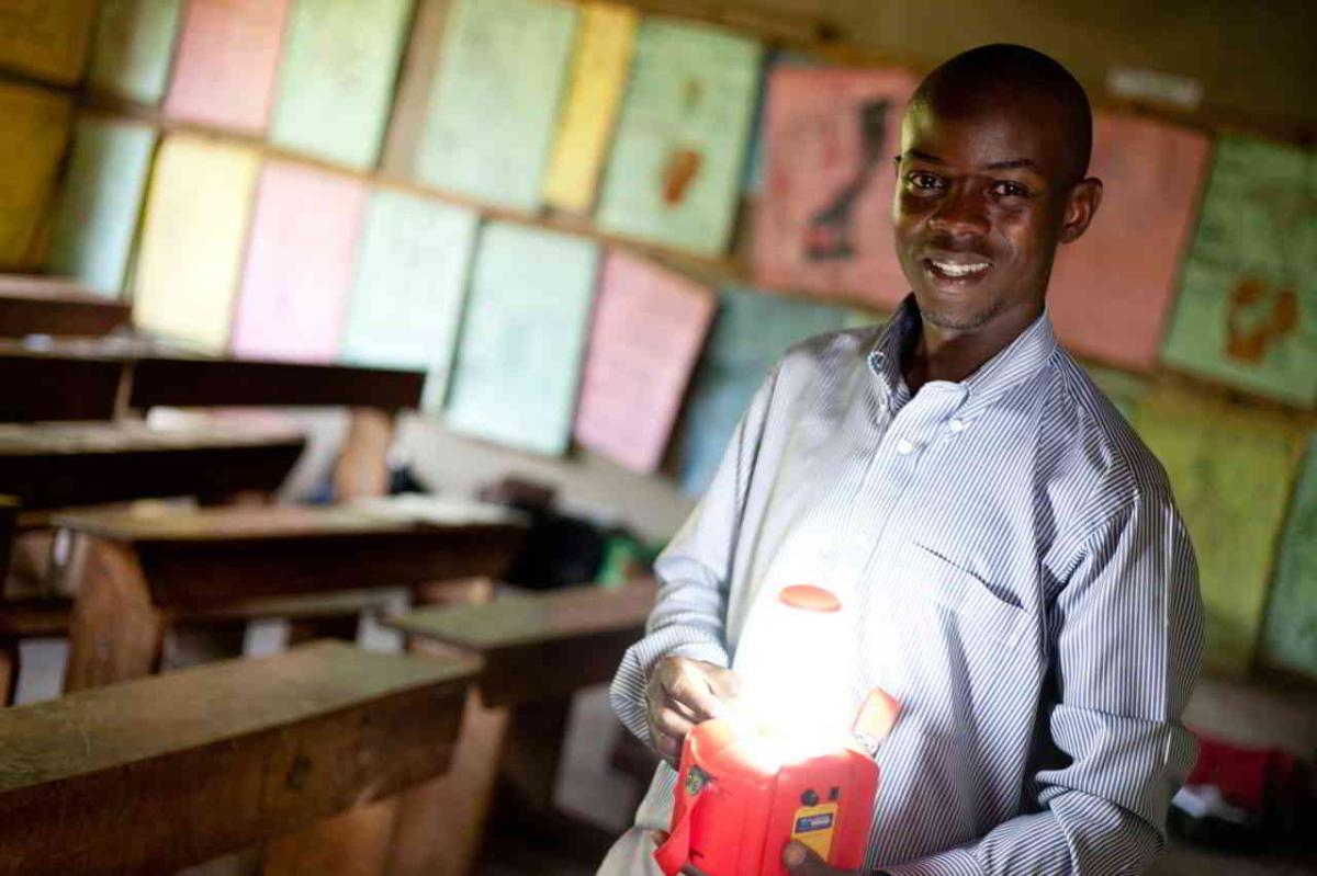 Los sistemas de iluminación LED solares podrían crear dos millones de puestos de trabajo en los países en desarrollo