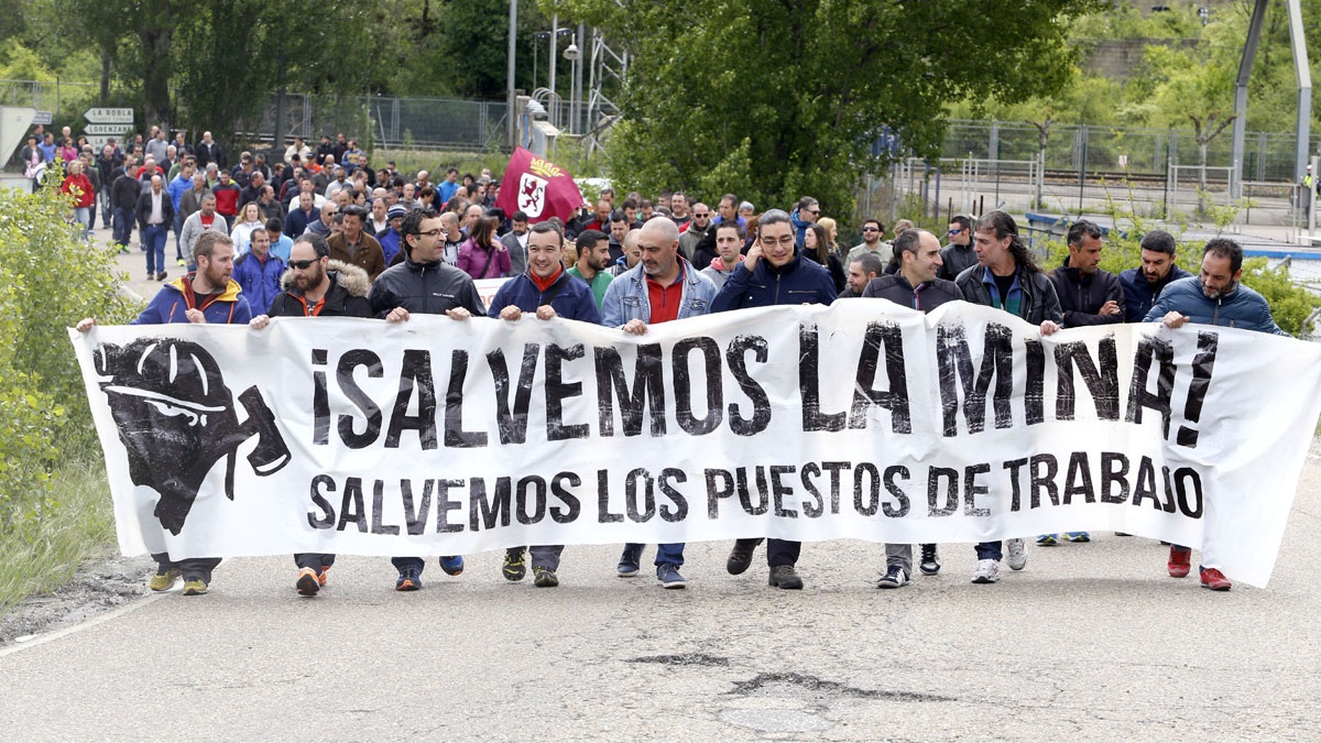 Los sindicatos exigen al Gobierno que cumpla la &quot;hoja de ruta&quot; marcada para el sector del carbón