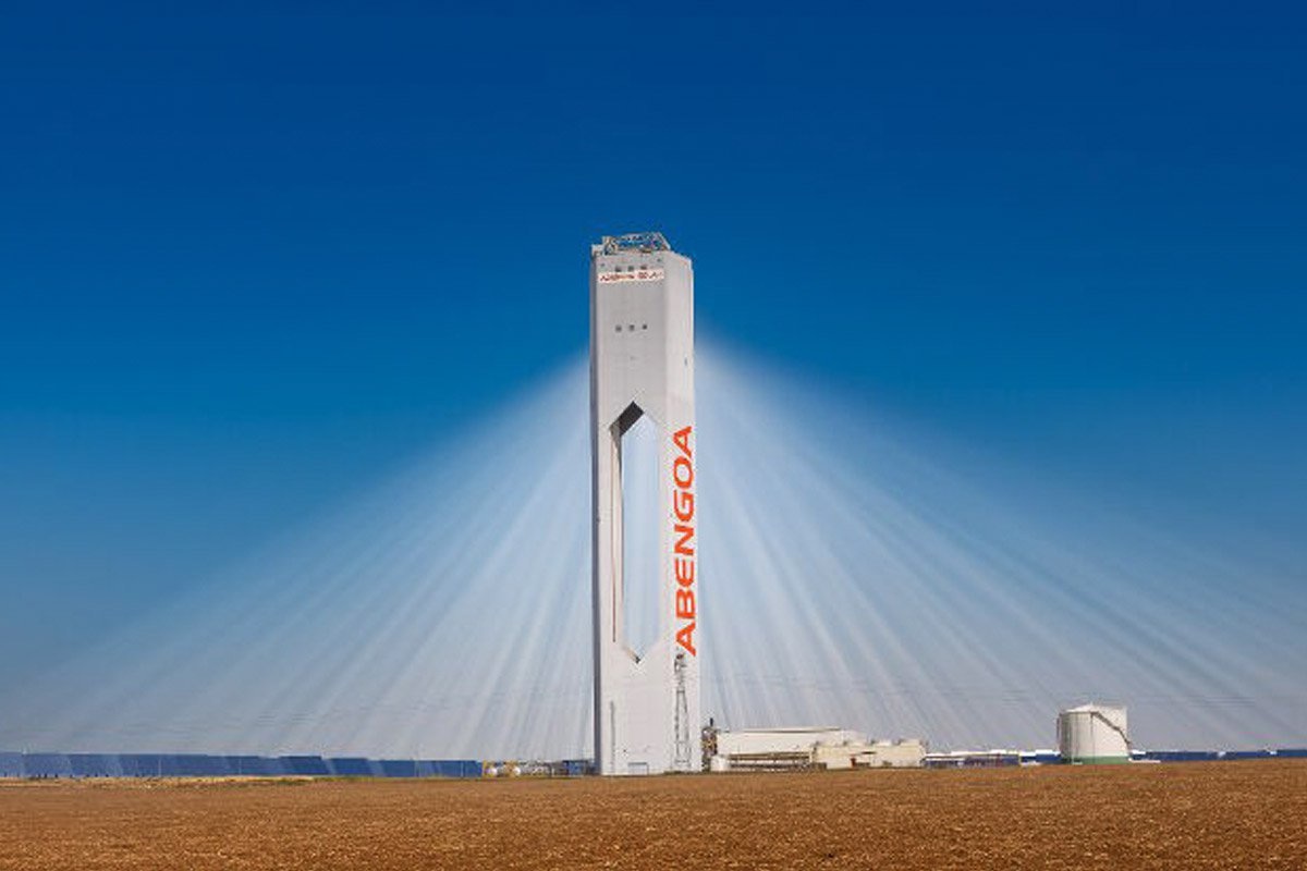 Abengoa celebra este martes la junta extraordinaria para aprobar su refundación y reestructuración