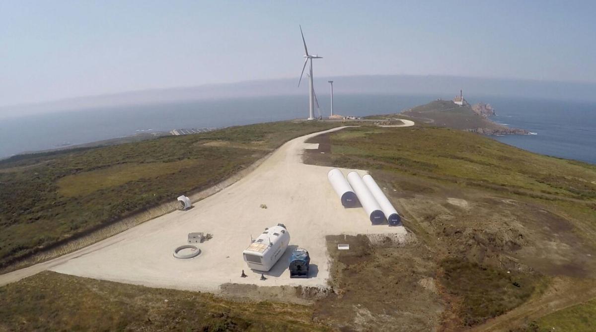 Gas Natural Fenosa sustituye los 22 molinos eólicos de un parque gallego por dos aerogeneradores de 3 MW