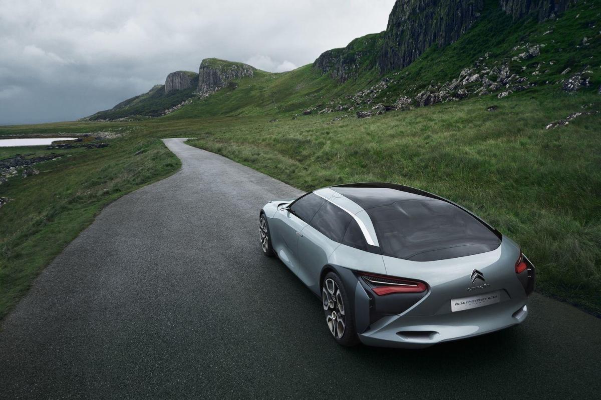 Citroën desvela el CXperience Concept, con un sistema de propulsión híbrido enchufable de gasolina