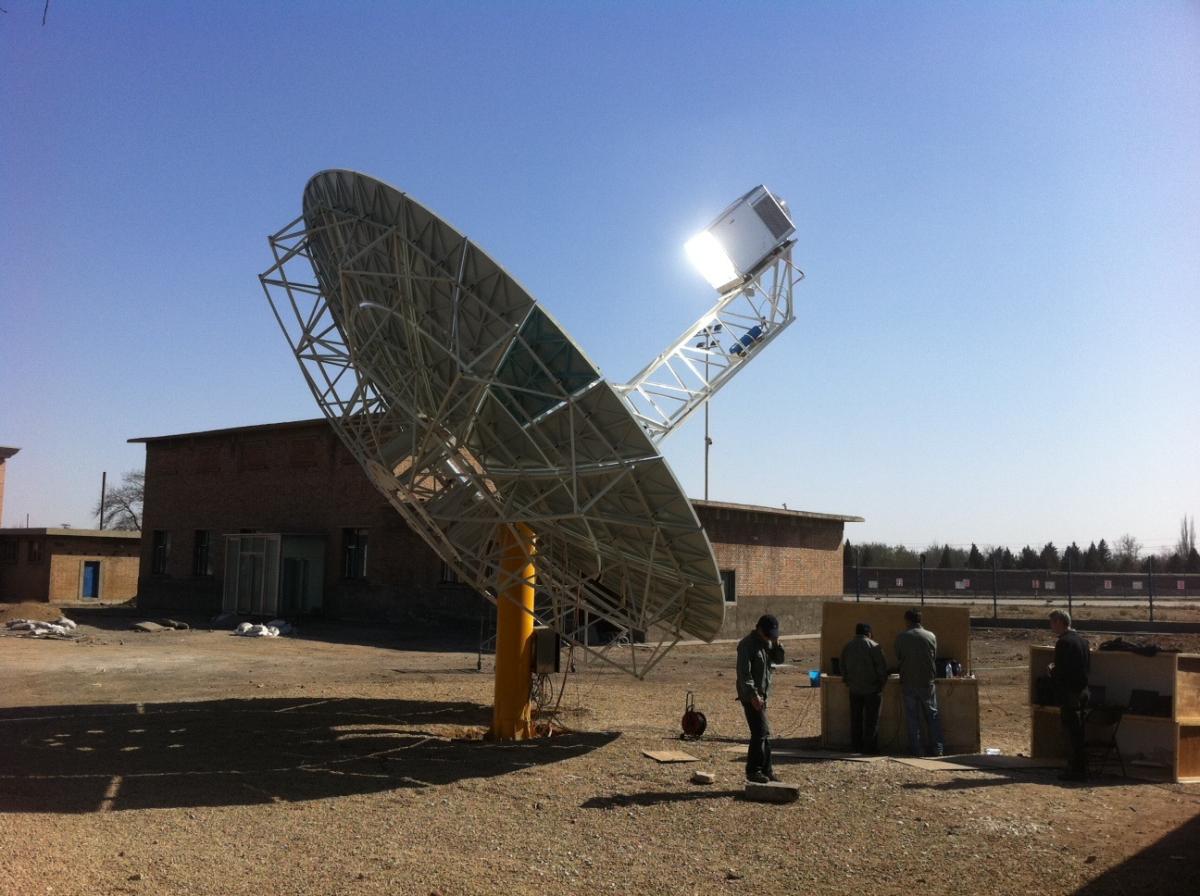 Gonvarri instala la estructura soporte con seguimiento solar del proyecto Biostirling-4SKA