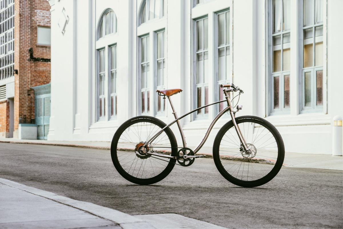 Budnitz Model E: también una bici eléctrica puede ser ligera y elegante