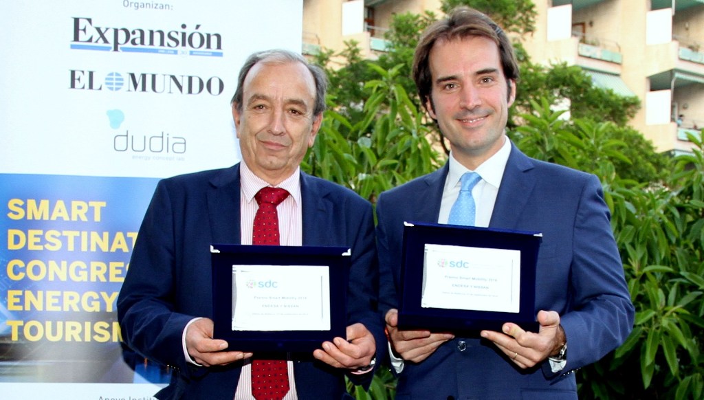 Nissan y Endesa reciben el premio Smart Mobility 2016