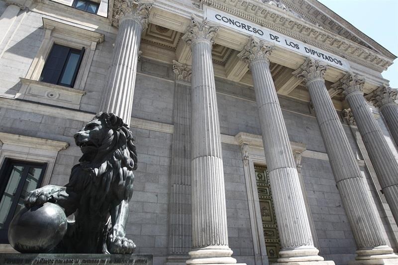 El Congreso iluminará de azul su fachada durante la celebración de la Cumbre del Clima en Madrid