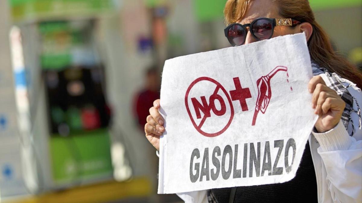 El gobierno mexicano relaja las condiciones para las gasolineras del norte del país