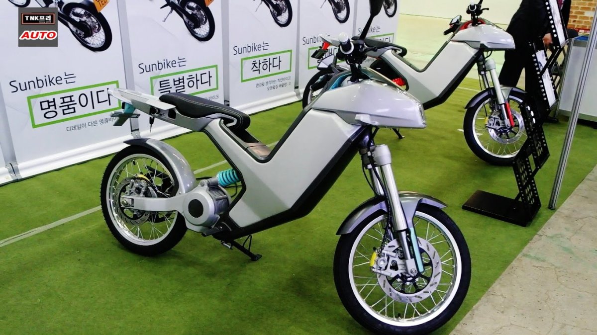 Sunbike, la moto eléctrica con batería portátil que no te dejará igual