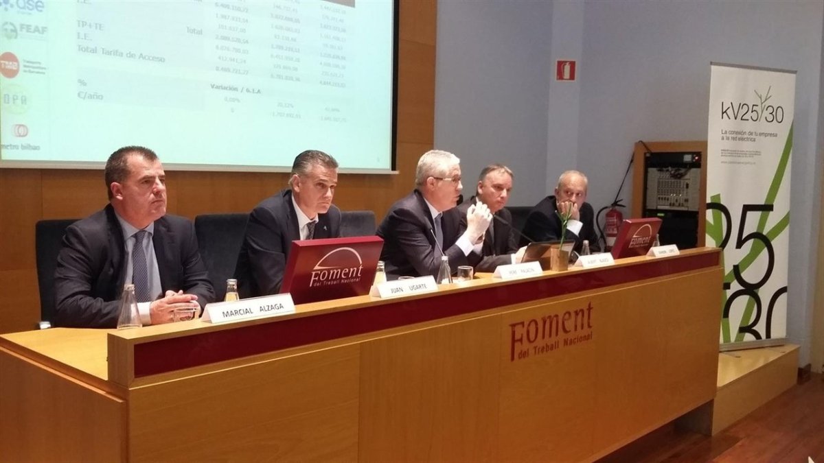 Casi 6.000 empresas sufren una "discriminación tarifaria eléctrica" de 350 millones