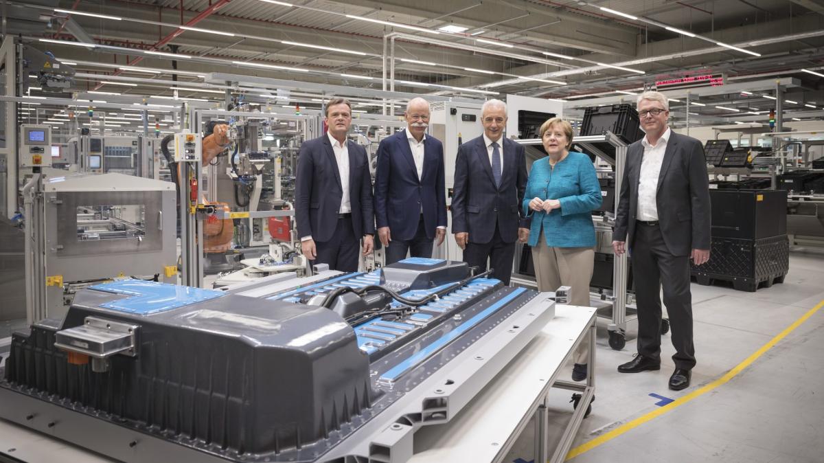 Mercedes-Benz fabricará baterías para vehículos eléctricos en su planta alemana de Untertürkheim