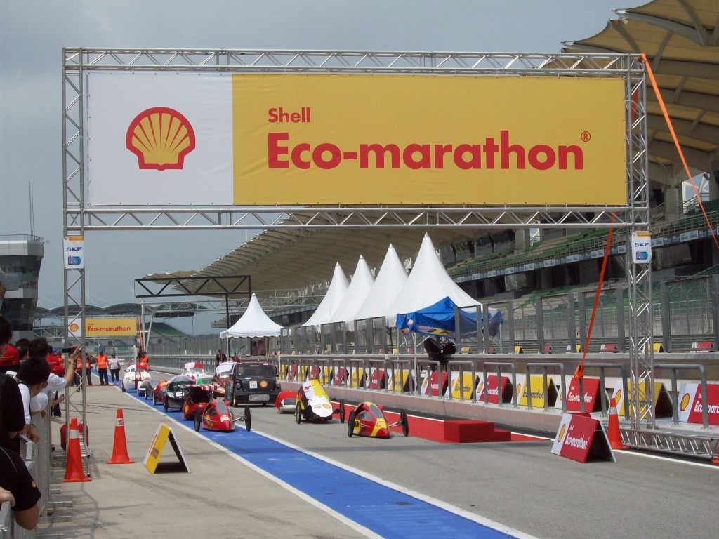 Catorce equipos de estudiantes españoles participan en Londres en Shell Eco-marathon de vehículos bajo consumo