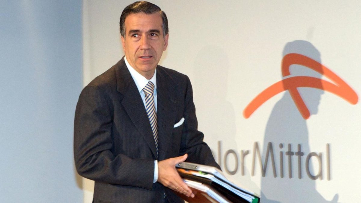 Gonzalo Urquijo deja la presidencia de ArcelorMittal España para centrarse en Abengoa