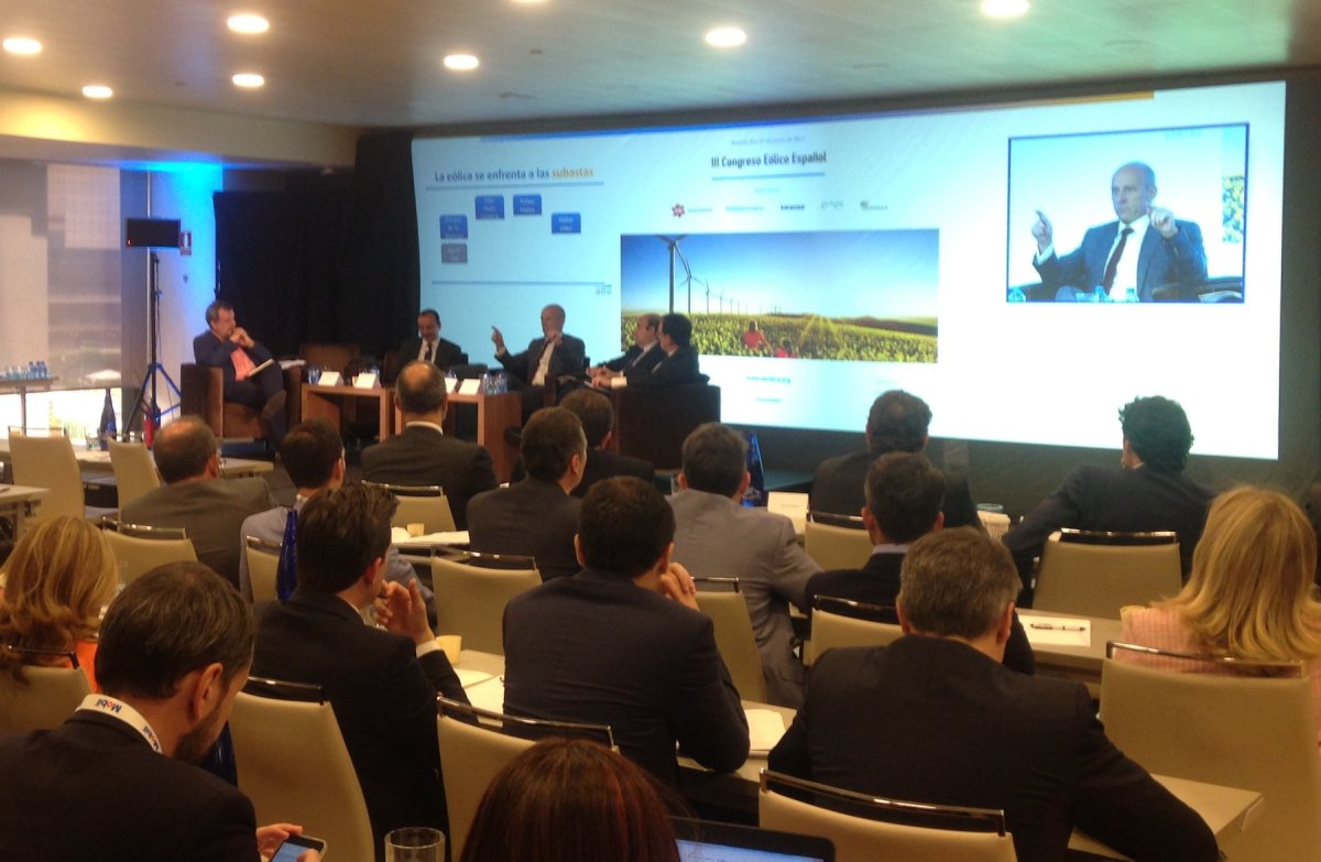 Las grandes del sector eólico dan una 'bienvenida especial' a Forestalia en la patronal