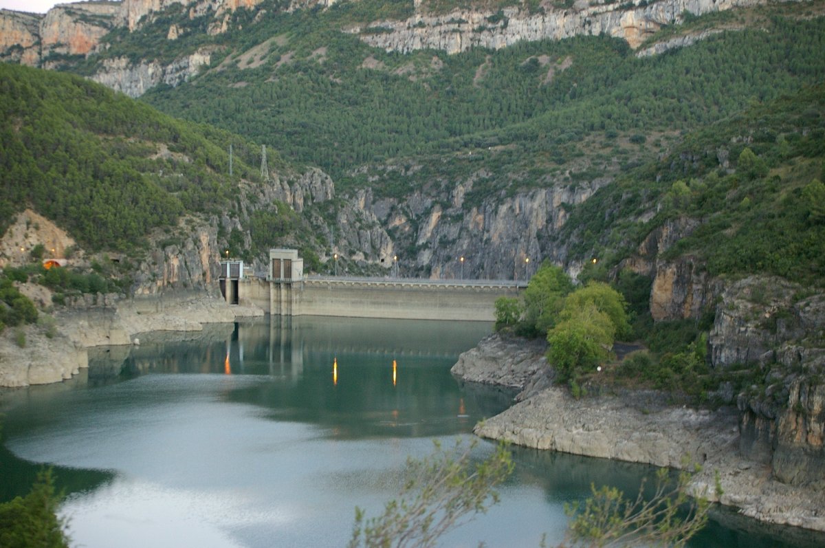 Endesa celebra el centenario de la concesión de la hidroeléctrica leridana de Camarasa