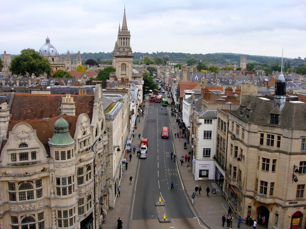 El británico municipio de Oxford instala 100 puntos de carga para convertirse en un "laboratorio" de movilidad