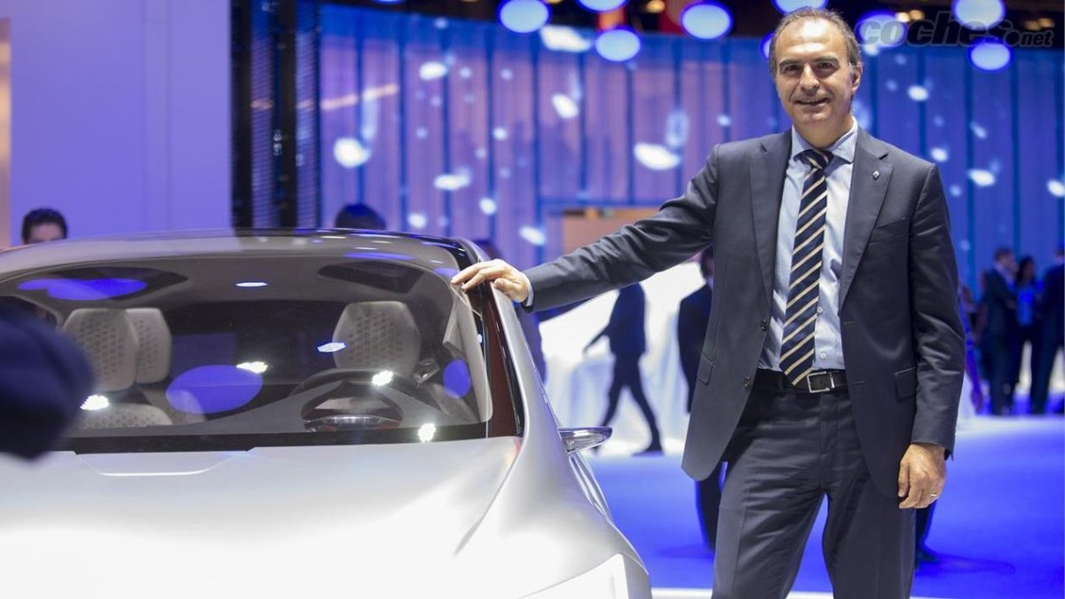 La movilidad eléctrica, la conducción autónoma y la conectividad serán los pilares del sector del automóvil en 2025