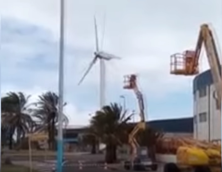 Una empresa de mantenimiento eólico salva a los ciudadanos de Arinaga (Gran Canaria) de ser arrollados por las palas de un aerogenerador abandonado