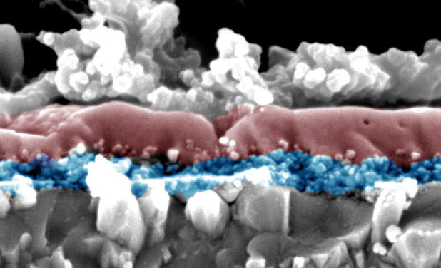 Investigadores japoneses usan manganeso para aumentar el rendimiento de células de perovskita