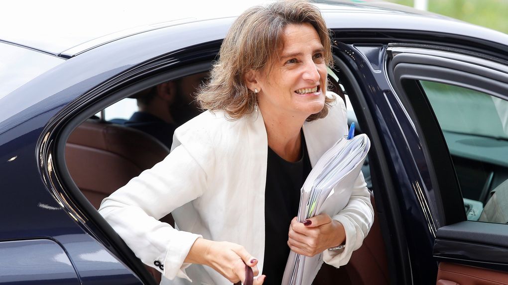 Primer año de Teresa Ribera al frente de la política energética española: más luces que sombras