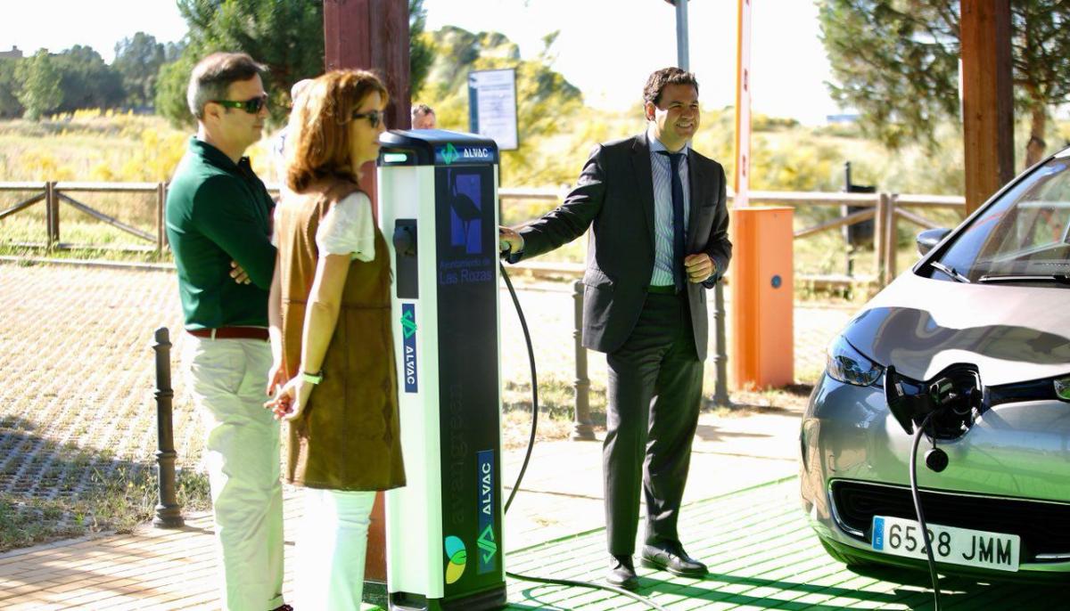 Las Rozas instala el primer punto de recarga de coches con energía solar de España