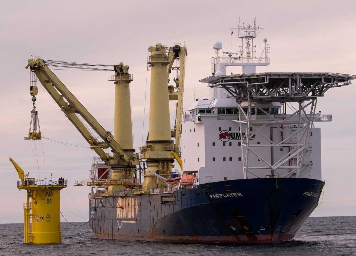 E.on instala la primera turbina en el parque eólico Arkona en el Mar Báltico