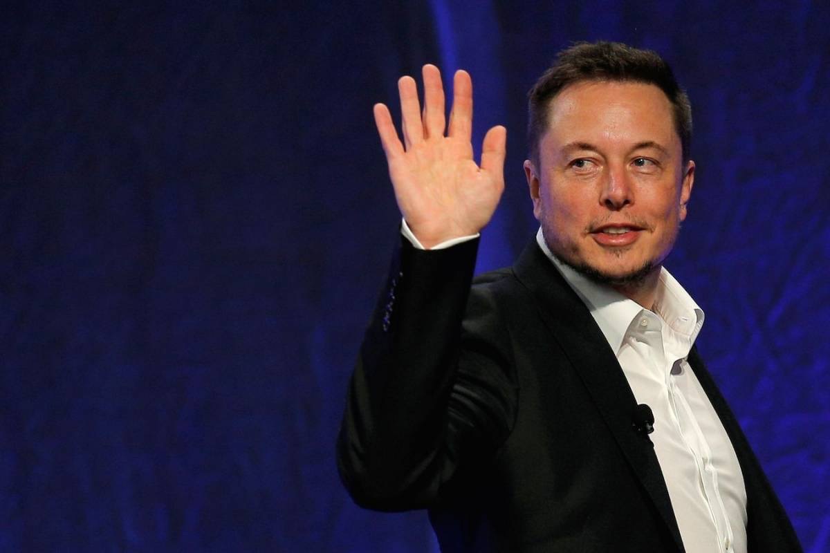 Elon Musk revoluciona de nuevo las redes: ¿venderá Tesla a Arabia Saudí para dejar de cotizar en bolsa?