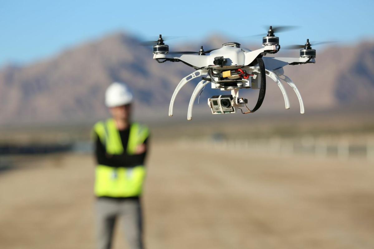 Universidades y eléctricas se unen para investigar en el uso de drones en plantas fotovoltaicas