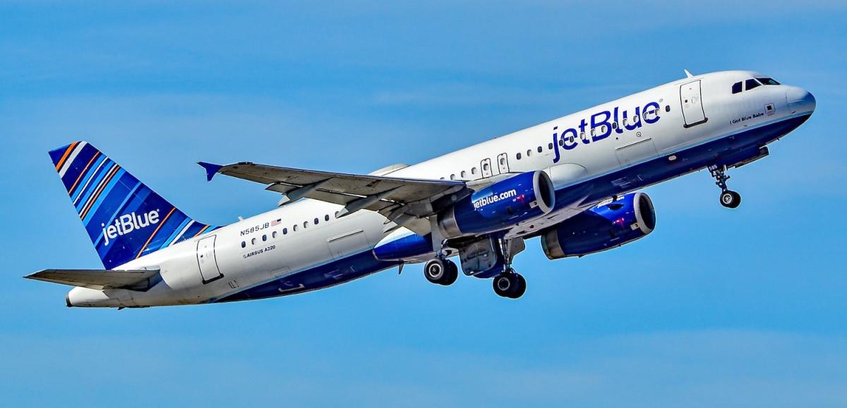 La aerolínea JetBlue reduce un 96% sus beneficios en los nueve primeros meses por el alza del petróleo